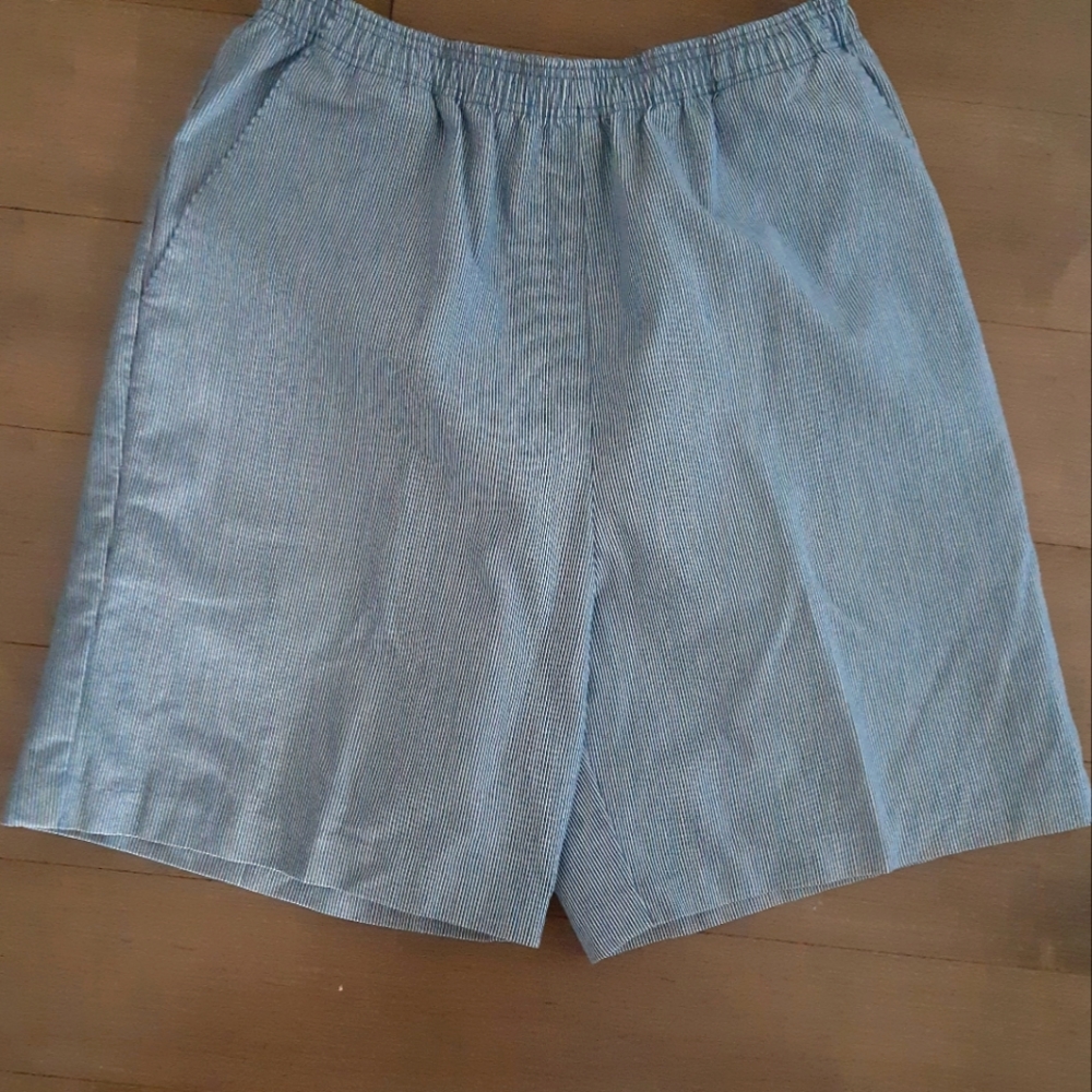 2/25$***Vintage Striped Bermuda made in Canada